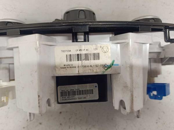 BOUTON CHAUFFAGE DACIA SANDERO 2013-2020 - Vue 3